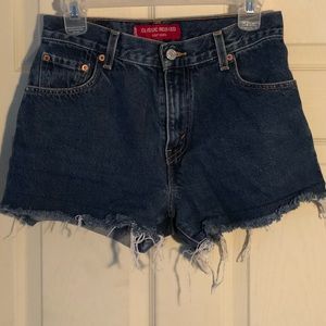 High waisted Levi’s shorts
